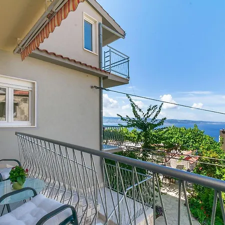 Apartments Mia Omis Exterior photo